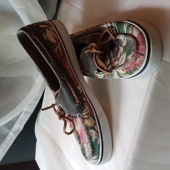 Sperrys - Picture 2 of 3